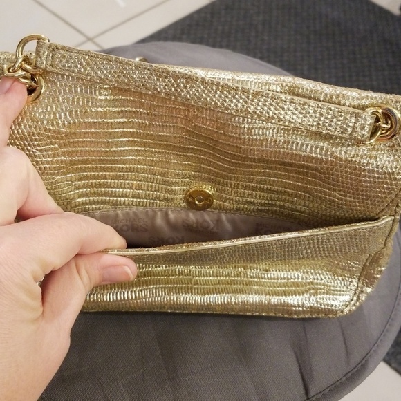 💕MICHAEL KORS💕 Lizard Embossed Leather Turnlock Crossbody Bag ~ Metallic Gold - Picture 7 of 8